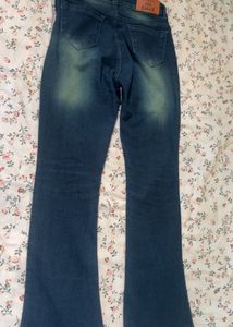 Stylish Flared vintage Blue Jeans🗝️