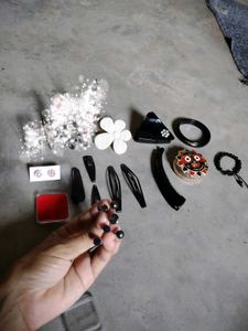 18 hair clips+earrings&jagganath sindurdan