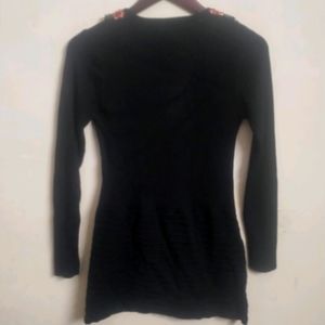 Long Woollen Top With Golden Detailing