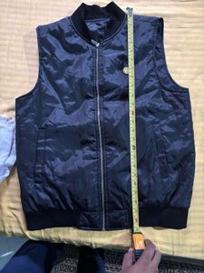 Black Sleeveless Padded Jacket