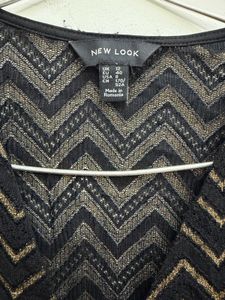 New look Chic Black &amp; Gold Zigzag Crop Top