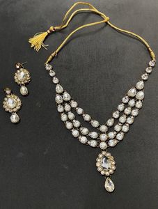 Elegant Kundan Necklace & Earrings Set