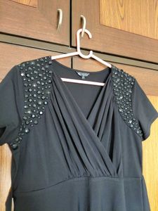 Elegant Black Embellished Short Sleeve Dress