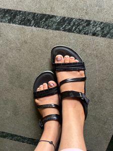 Stylish Black Flat Sandals for Women