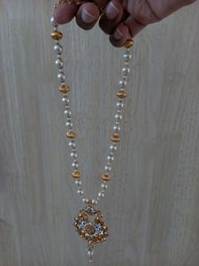 Elegant Pearl Necklace Set
