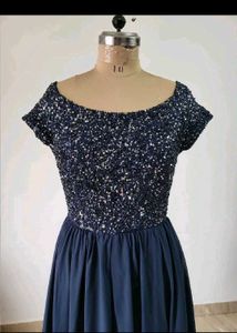 🎀💙Elegant Navy Sequined Evening Gown
