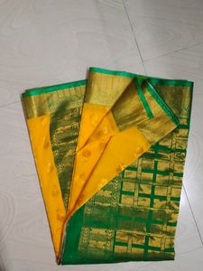 Mustard Yellow 🟡 Green Pattu Saree