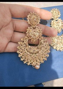 Stylish Gold Chandbali &amp; Maang Tikka Set