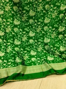 Elegant Green Floral Print Saree with blouse