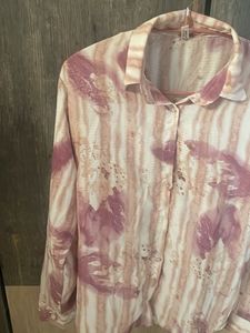 Chic Pink &amp; White Abstract Print Shirt