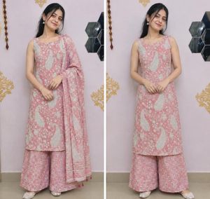 Beautiful Pink Paisley Print Kurta Set