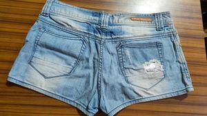 Light Wash Denim Shorts | Cute Distressed Style