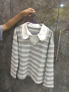 Grey stripped lace-collar knit top