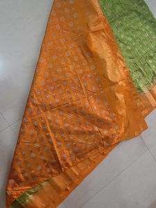 Green &amp; Gold Floral Saree
