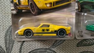 MATCHBOX ASTON MARTIN VANQUISH AND 2005 FORD GT