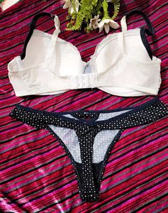 Elegant Lace Bra with Bow Detail&amp; brief 👍