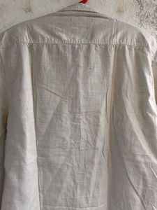 Men's Patterned Button-Down Shirt