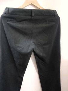 Stylish Women's Dark Wash Zip Pocket Pants