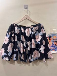 Off shoulder floral top!!
