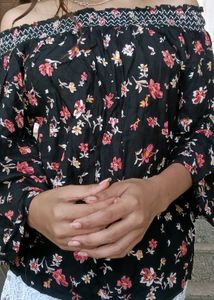 Off-Shoulder Floral Print Top