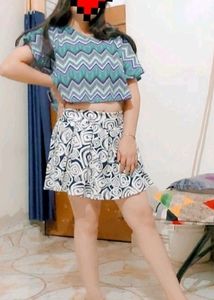 Price drop 400 to 300 Crop Top with short skirt (c