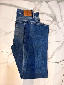 Classic Levi’s strauss straight fit denim jeans