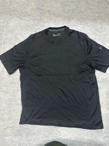 Under Armour Black T-Shirt