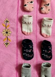 💝 BABY'S BOOTIES🧦