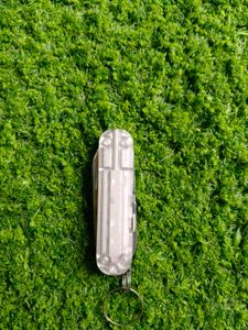 VICTORINOX SIGNATURE LITE – TRANSPARENT WHITE / SL