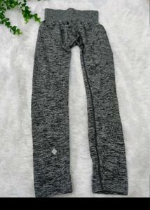 Activewear Set: Black Crop Top &amp; Grey Leggings