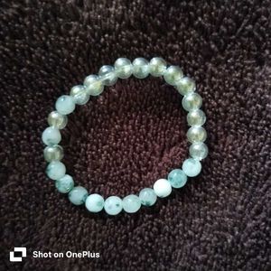 Aestheic bead bracelets for chic look