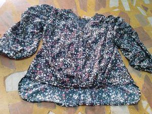 Floral Print V-Neck Puff Sleeve Top