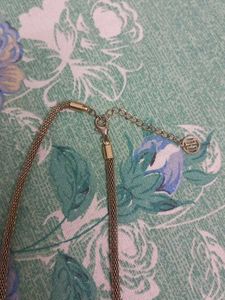 Chunky statement necklace