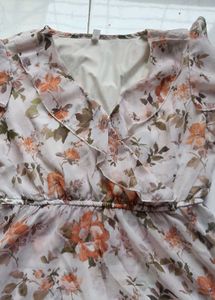 Ruffle Floral Print V-Neck Long Sleeve Top