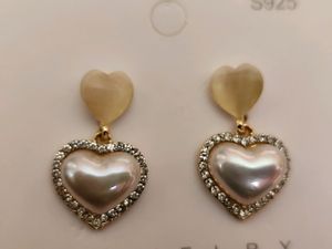Classy Korean Pearl Drop Earrings.