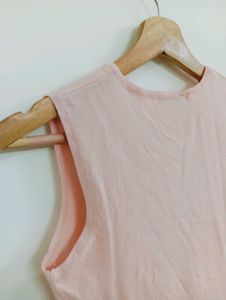 Chic Sleeveless Pink Top