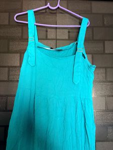 sea green tired dress
