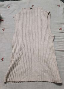 Ribbed Mock Neck Sleeveless Top