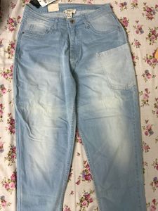 Forever 21 Light Wash Mom Fit Jeans