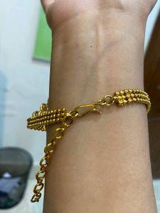 Flawless Golden Hand Accessory