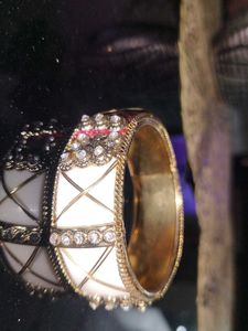 Stunning Enamel and Crystal 1 peice Bangle