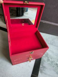 Charlotte Tilbury Vanity Box