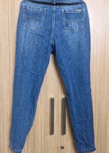 Roadster Boyfriend Fit High Rise Distressed Jeans