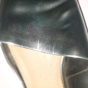 🤍 MIRROR SHINE MOMENT – ZARA TRAFALUC FLATS