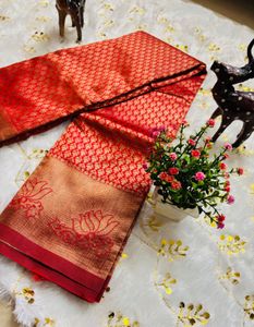 New South indian saree with Blouse piece
