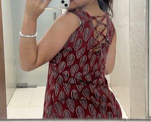 Maroon Leaf Print Sleeveless Kurta