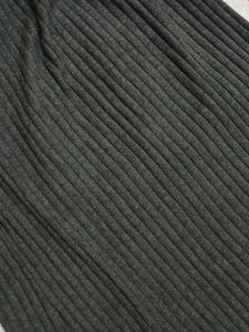 Chic Charcoal Ribbed Midi Skirt