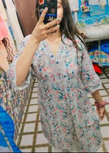 Beautiful Floral Print Kurta Set