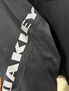 Oakley Tech Fit Zipper