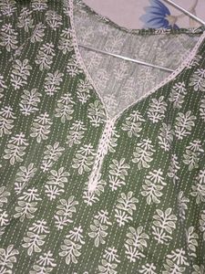 Green Printed V-Neck Kurta